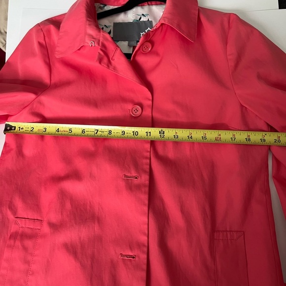 Trench Coat. Nice coral color. Size M - Picture 6 of 8